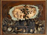 une photo d'un tableau représentant une assiette ornée de fleurs