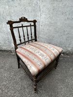 Chaise de musique en bois noirci à rehauts dorés d'inspirati… (photo 3)