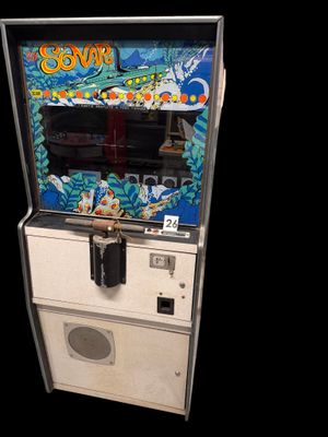 une machine posée sur une surface noire