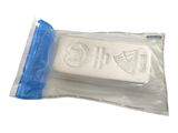 un savon dans un sachet en plastique sur fond blanc