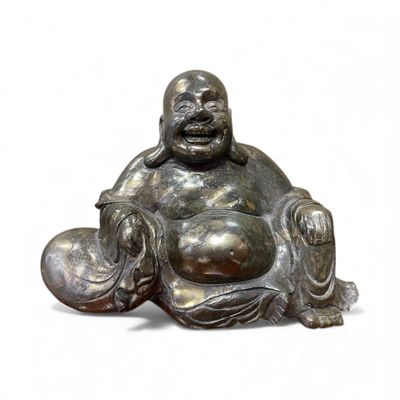 CHINE, XIX-XXe Bouddha en pierre 14 x 23 cm