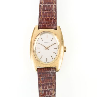 LONGINES. Bracelet-montre de dame en or, le mouvement ménani… - Photo 1