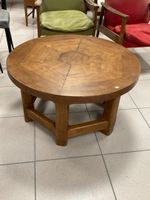 Table basse en chêne style rustique.