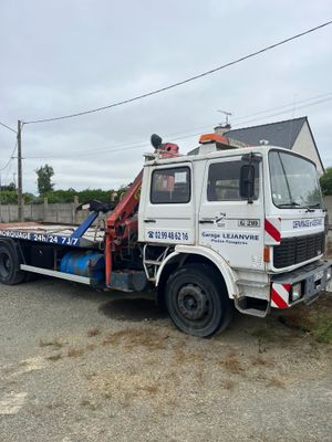 Renault G210 Turbo Dépanneuse Double Cabine avec Grue et Plateau Basculant