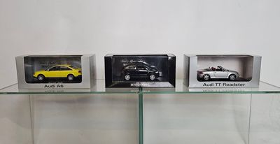 MINICHAMPS : Lot de 3 miniatures en boîte comprenant : - Aud…