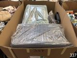 une boîte en carton contenant un matelas
