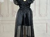 une image d'une robe sur un mannequin
