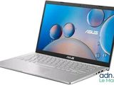 L'ordinateur portable ASUS est ouvert et prêt à l'emploi.