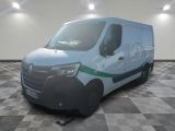 une image représentant une camionnette blanche avec une bande verte