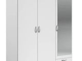 un gros plan d'une armoire blanche dotée d'une porte miroir