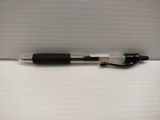 un stylo posé sur une boîte