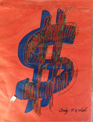 peinture représentant le symbole du dollar sur un fond orange, avec une inscription en bleu