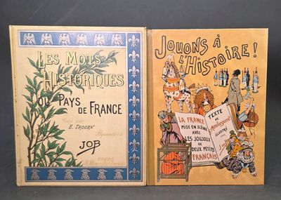 deux livres posés côte à côte sur une table