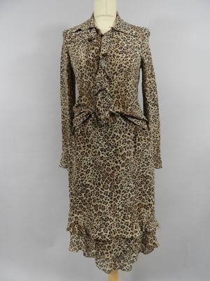 un ensemble vintage composé d'une robe et d'une veste à imprimé léopard