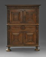Buffet deux corps en chêne mouluré et sculpté de feuilles d'… (photo 2)