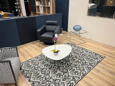 Ensemble une table basse MOBILIER DE FRANCE modèle Venise 92…