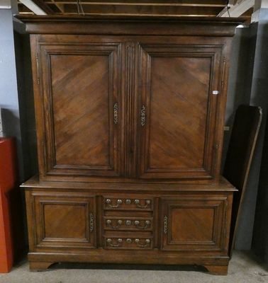 Meuble: Important 2 corps en chataignier 19eS 4 portes 3 tir…