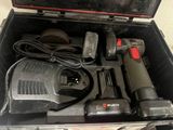 un outil dans une boîte à outils ouverte