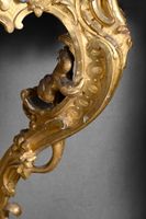 Console en bois sculpté, ajouré et doré. (photo 4)