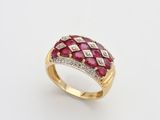 une bague en rubis et diamants, par van cleef