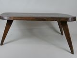 image d'un banc en bois sur fond blanc