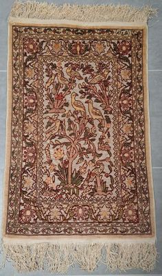 HEREKE, Tapis soie et fil précieux à l'arbre de vie (65x44,5…