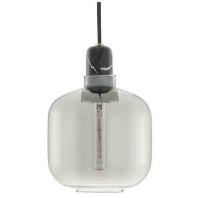 une image représentant une lampe suspendue au plafond