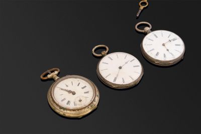 Trois montres à cylindre dont deux en argent