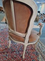 Paire de fauteuils en bois sculpté et mouluré peint de coule… (photo 6)