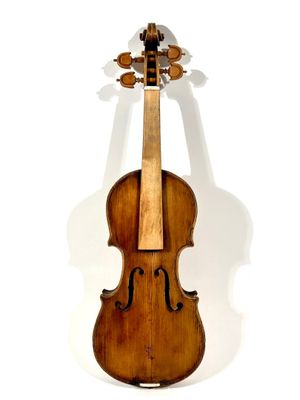 VIOLON à table en épicéa, les éclisses et le fond en érable,…