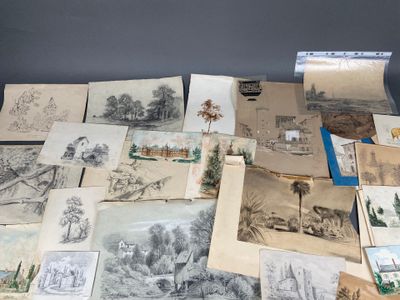 de nombreux types de dessins exposés sur la table