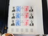 une image représentant un homme et une femme sur des timbres