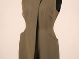 une image d'une robe de femme sur un mannequin