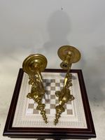 Paire d'appliques en laiton à décor de rinceaux feuillagés, … (photo 2)