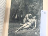 une photo représentant une femme nue et un homme nu posant sur un livre