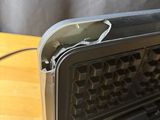 un clavier et un étui pour clavier posés sur une table