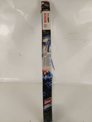 une image représentant une cravate ornée d'un motif inspiré de Star Wars
