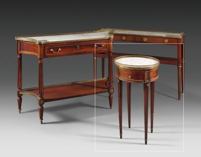 une paire de tables d'appoint de l'époque de George II, en acajou et ornées de montures en laiton