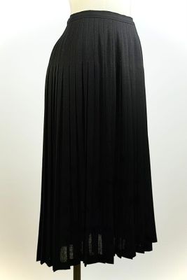 GUY LAROCHE Boutique, Made in France, très classique jupe pl…