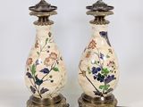 paire de lampes anciennes en forme de vases chinois, ornées de fleurs et d'oiseaux