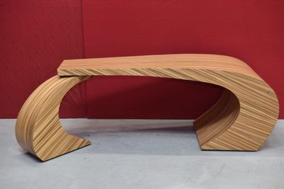 Denis BELEMBERT, Bureau-sculpture neuf en placage de zébrano…