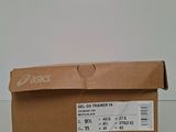 the box is empty and ready to be packed with the contents