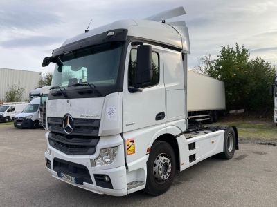 MERCEDES - Immatriculation : GG-299-JJ - Genre : TRR - Carro…