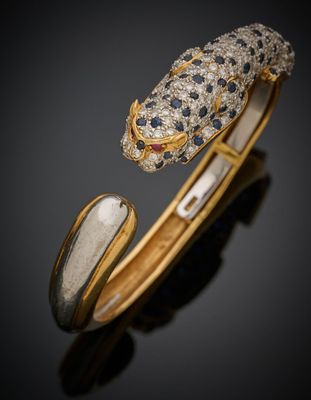 un bracelet et une bague en forme de serpent, sertis de diamants et de saphirs