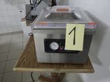 l'image d'une machine posée sur une table