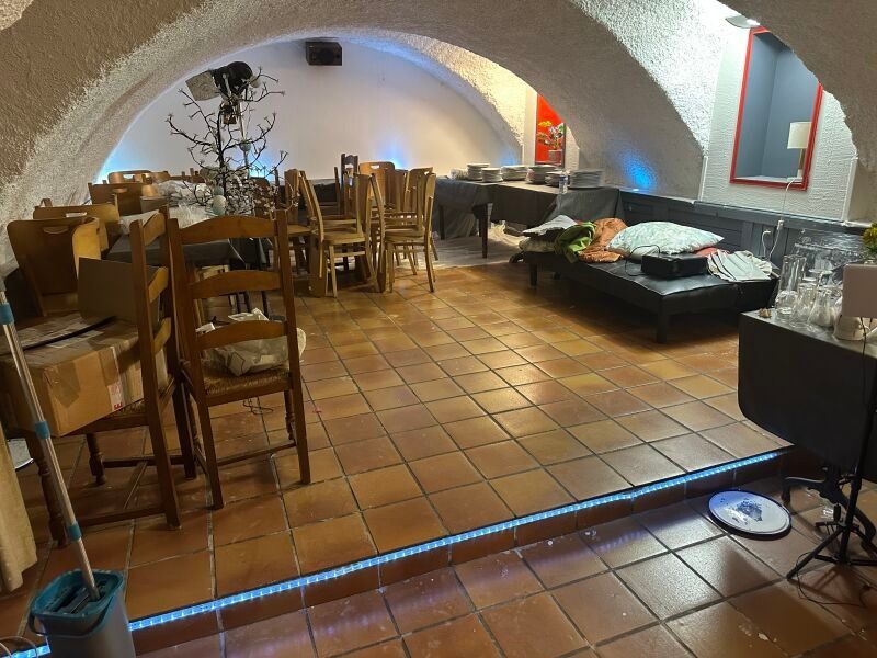 18 tables