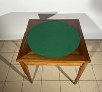 Table à jeux en noyer à plateau portefeuille découvrant un p… (photo 2)