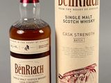 une bouteille de whisky single malt Benriach à côté d'un carton