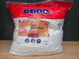 un sac de nourriture posé sur une table