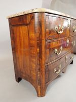 Commode en palissandre et bois de placage de noyer en marque… (photo 4)